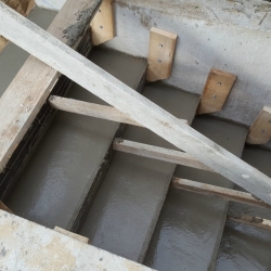 Støbning af betontrappe i Middelfart – professionelt jord- og betonarbejde udført af lokalt beton firma